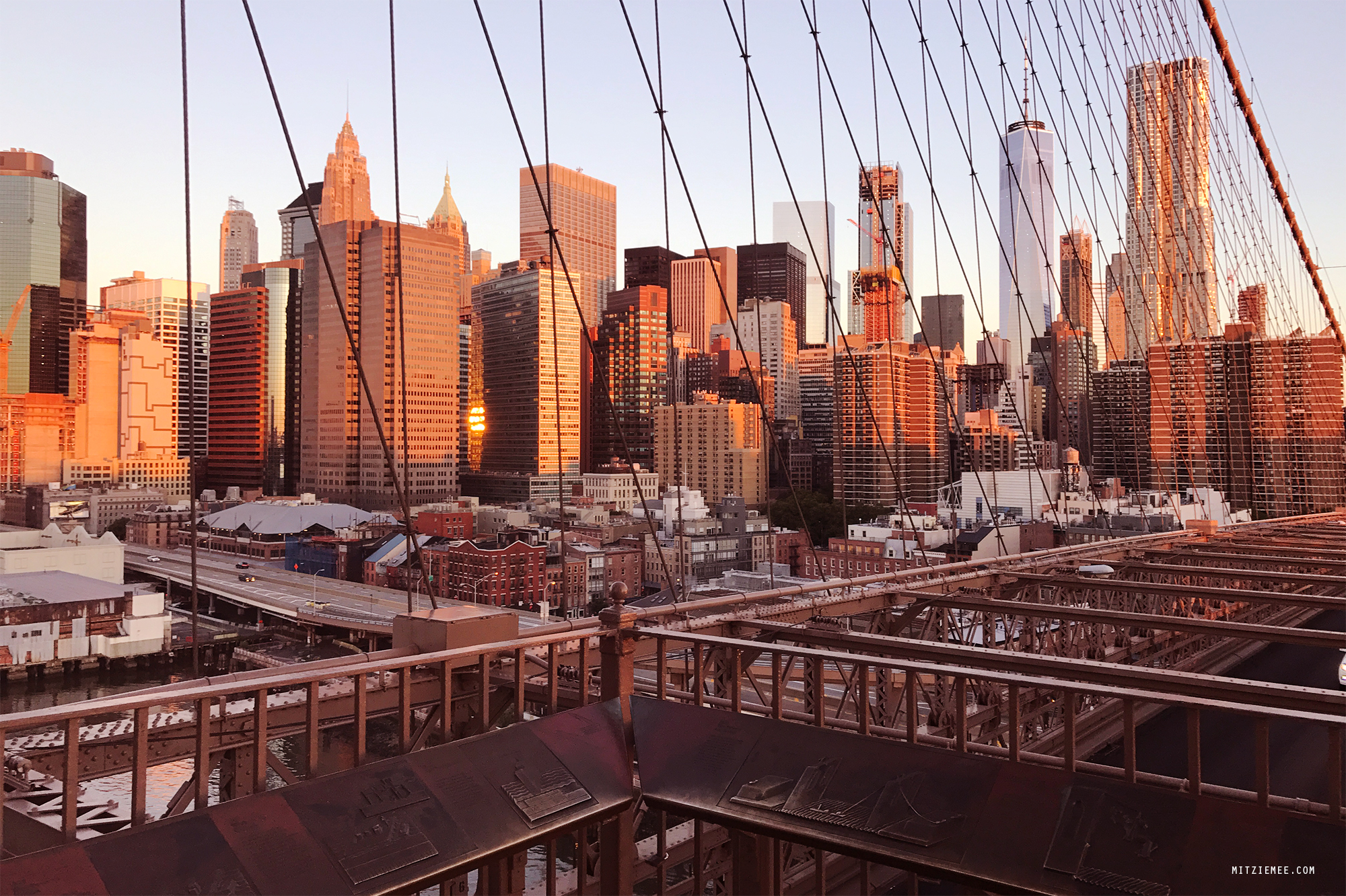New York: Walking across Brooklyn Bridge - Mitzie Mee