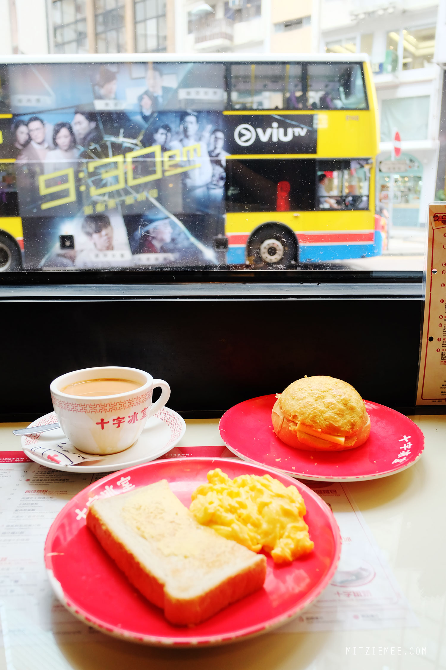 Morgenmad på Cross Cafe, Hong Kong
