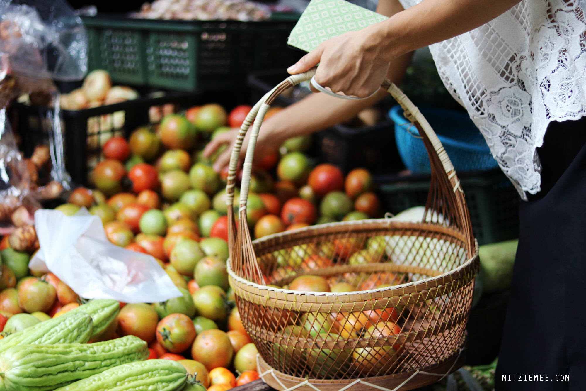 Tomater på markedet i Mae Sot