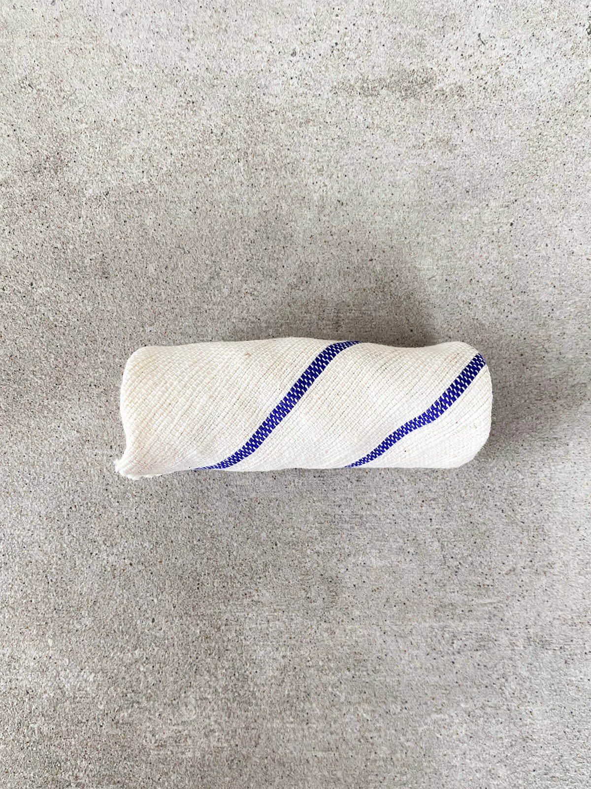 How to fold a mini hand towel (oshibori)