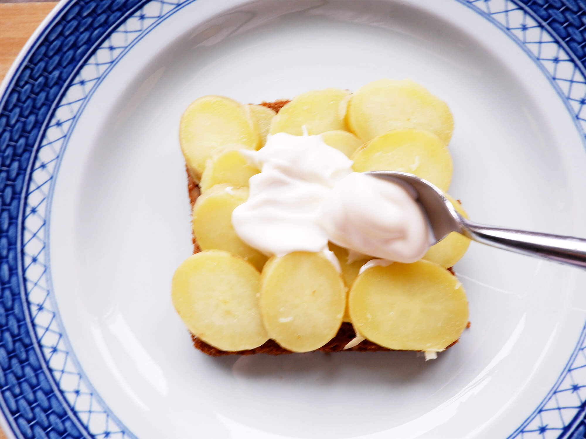 Recipe - Kartoffelmad - Danish open-faced potato sandwich