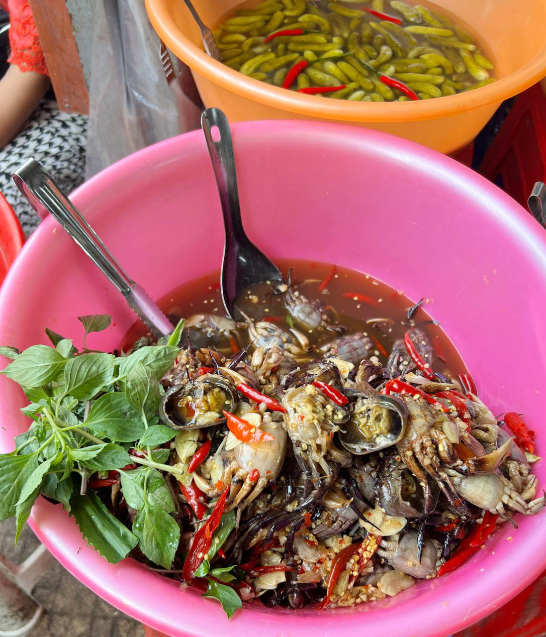 Phnom Penh Street Food: Salty Crab