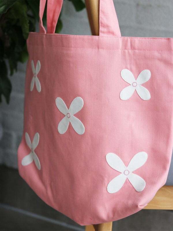 Daisies Tote Bag - Pink - Fair Fashion - CWSG - Mitzie Mee Shop