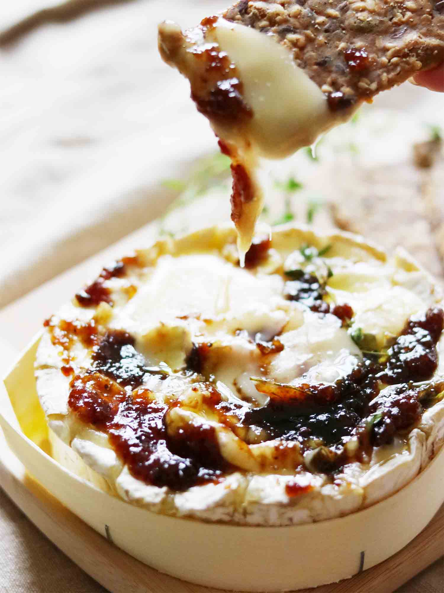 Recipe: Baked Camembert with savory jam