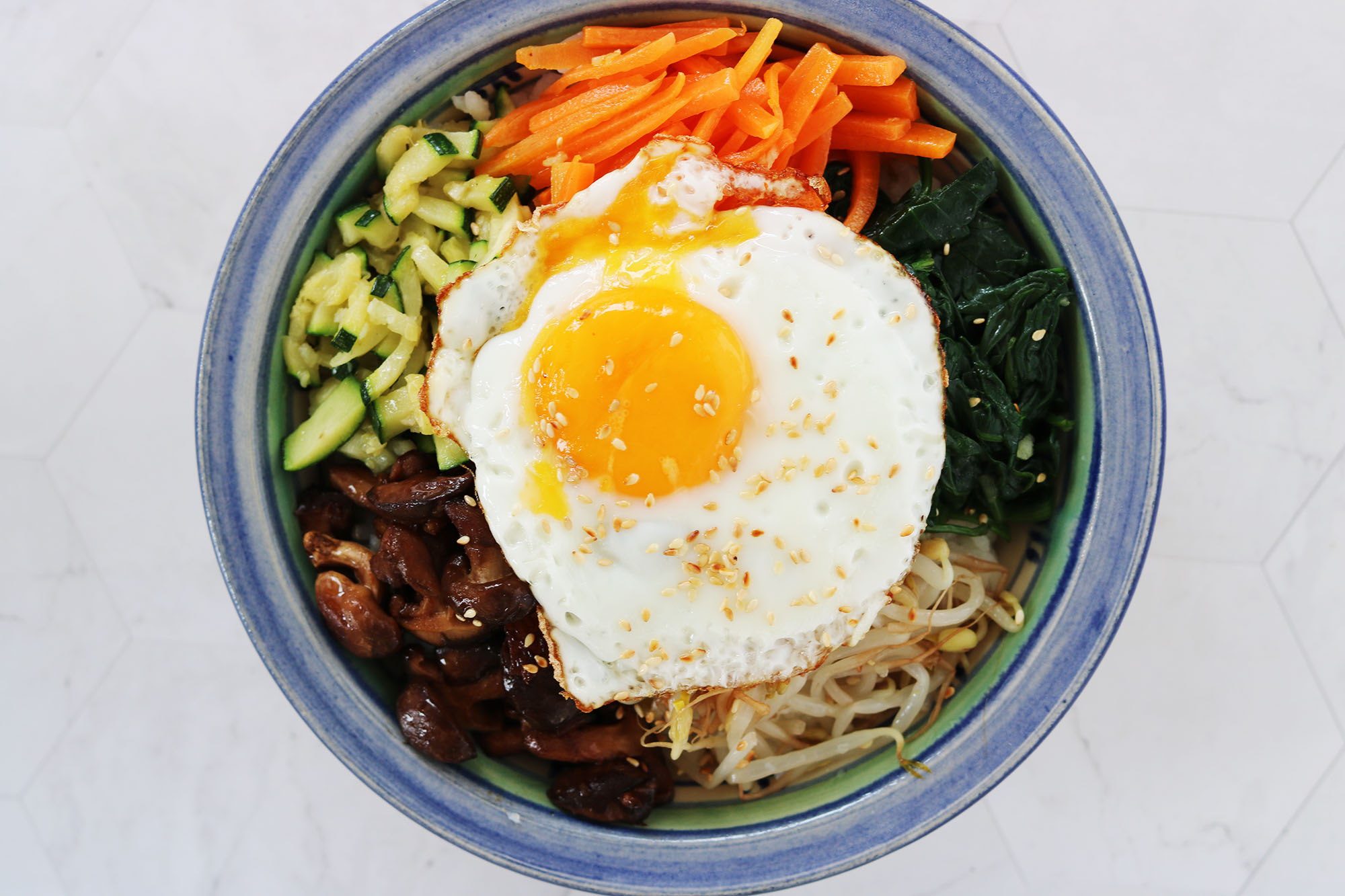 Recipe: Bibimbap with vegetables, mushrooms and fried egg