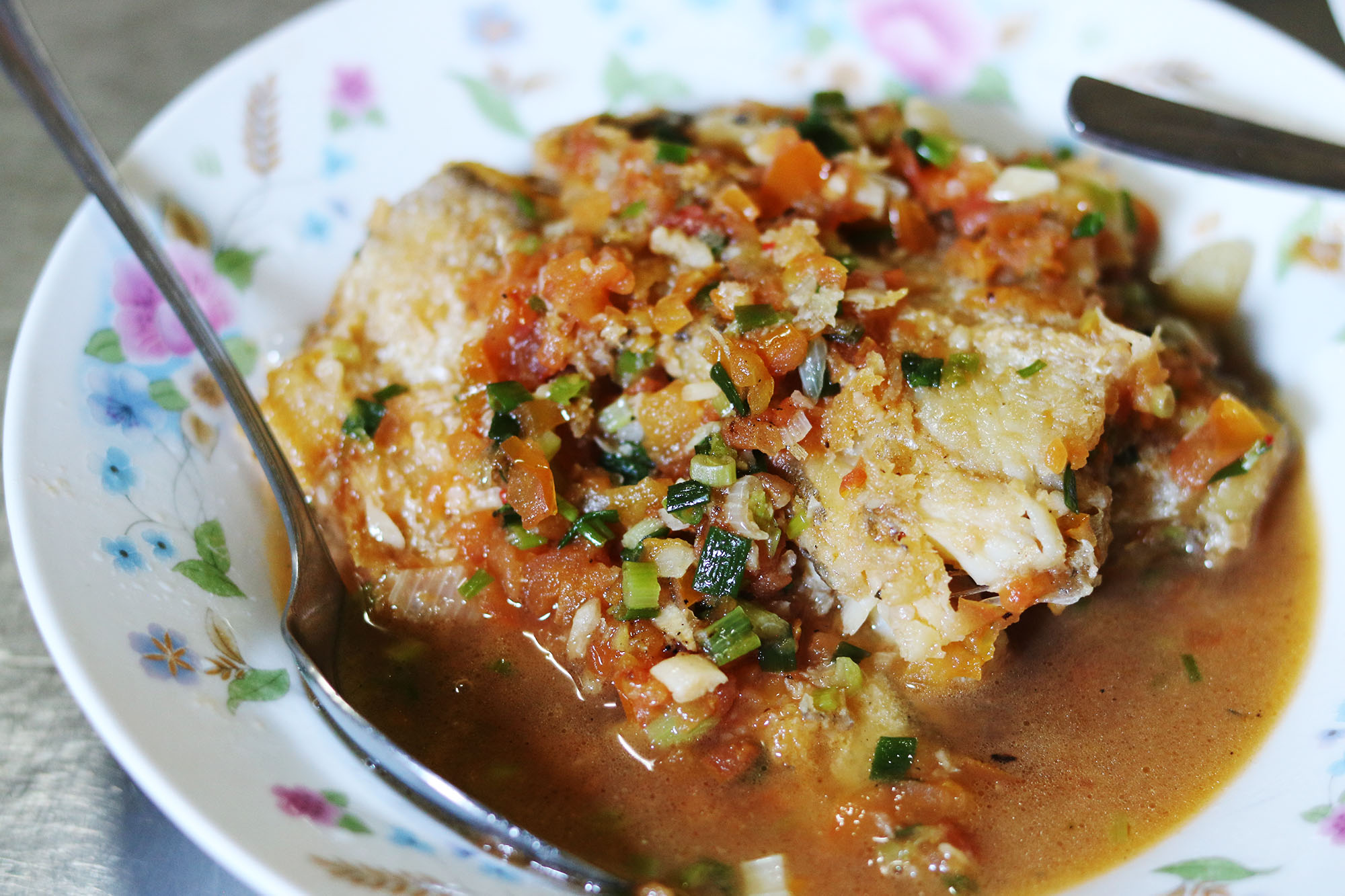 Recipe: The Grandma's Delicious Fried Fish - Cambodia Food