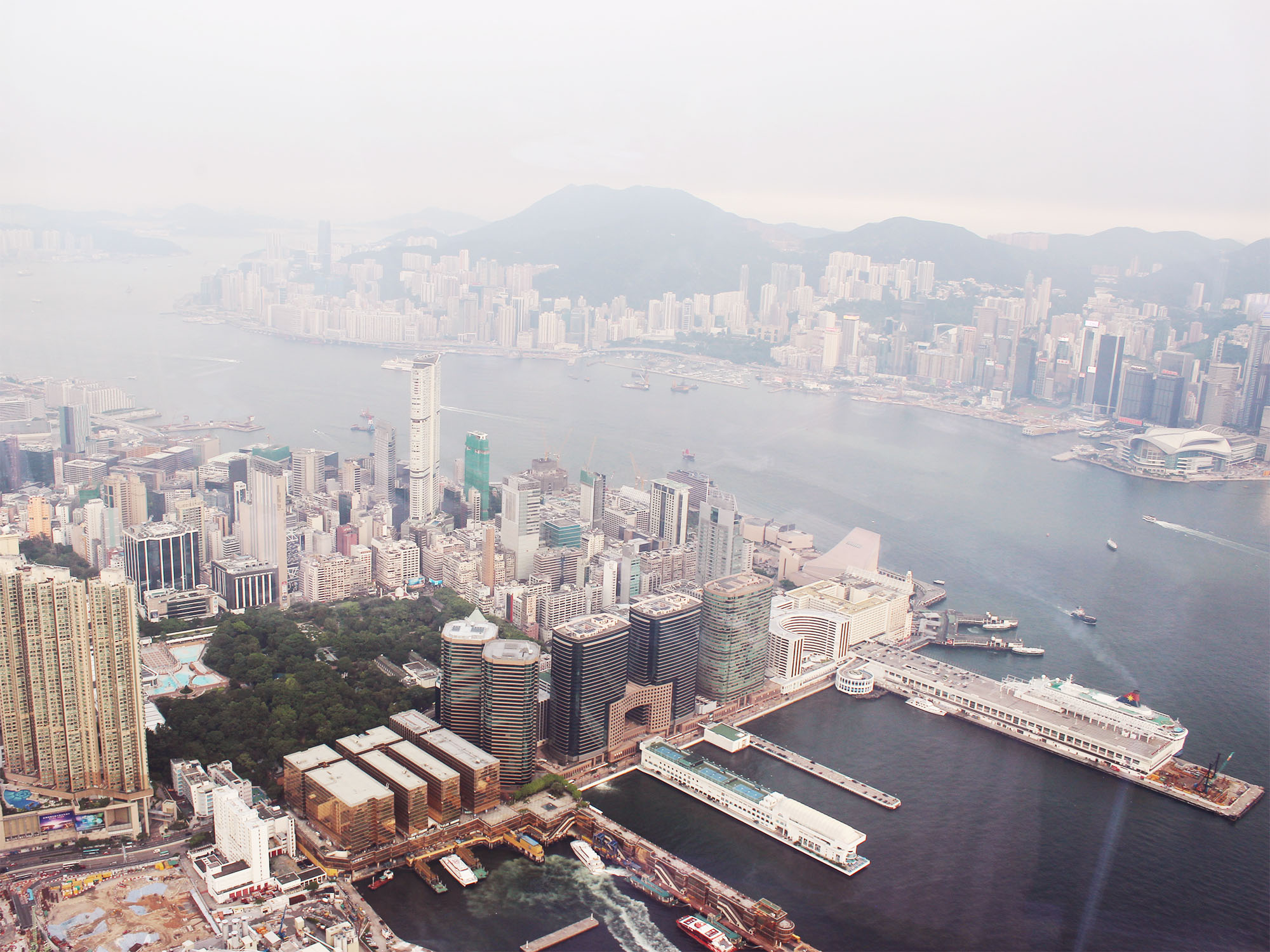 Hong Kong: Cocktails at Ozone - The world's highest rooftop bar