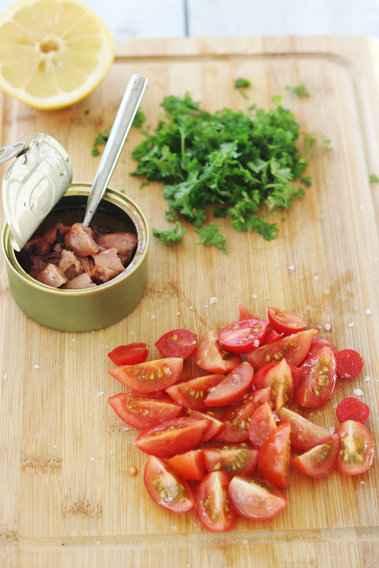 Recipe: Octopus salad with tomatoes and parsley