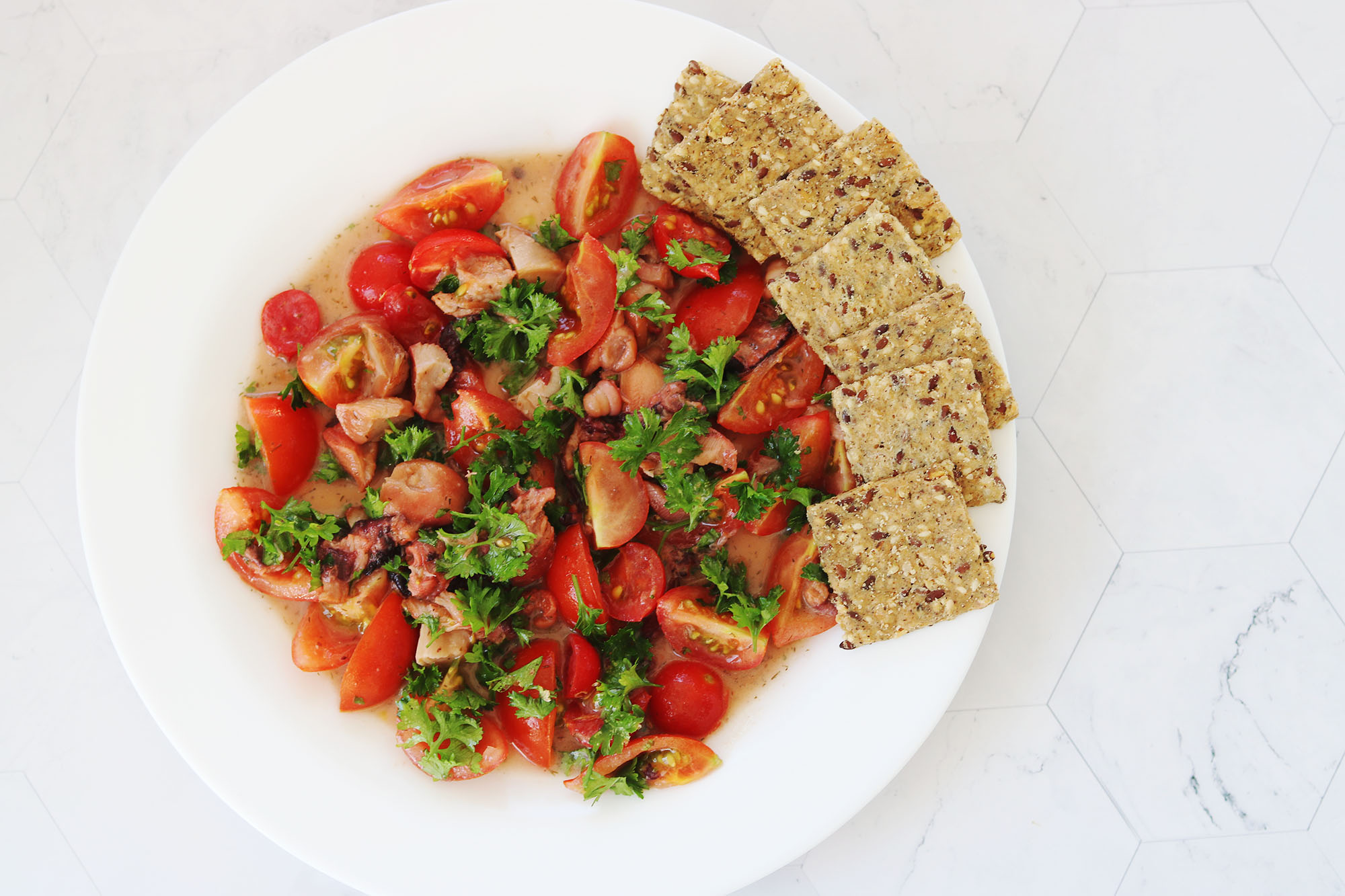 Recipe: Octopus salad with tomatoes and parsley