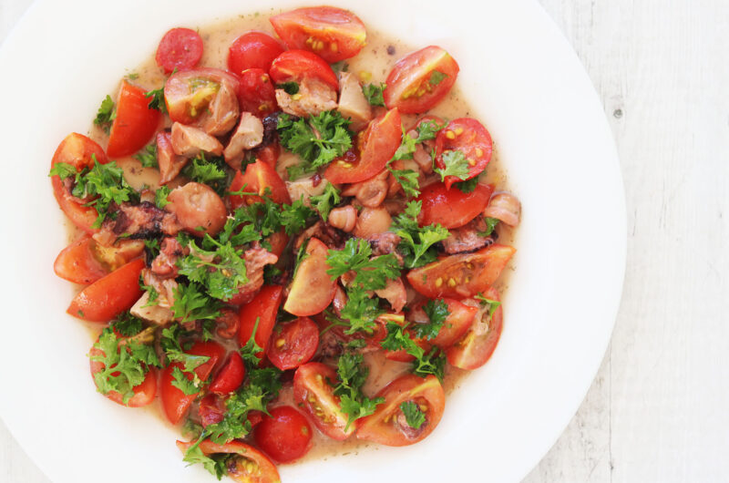 Recipe: Octopus salad with tomatoes and parsley