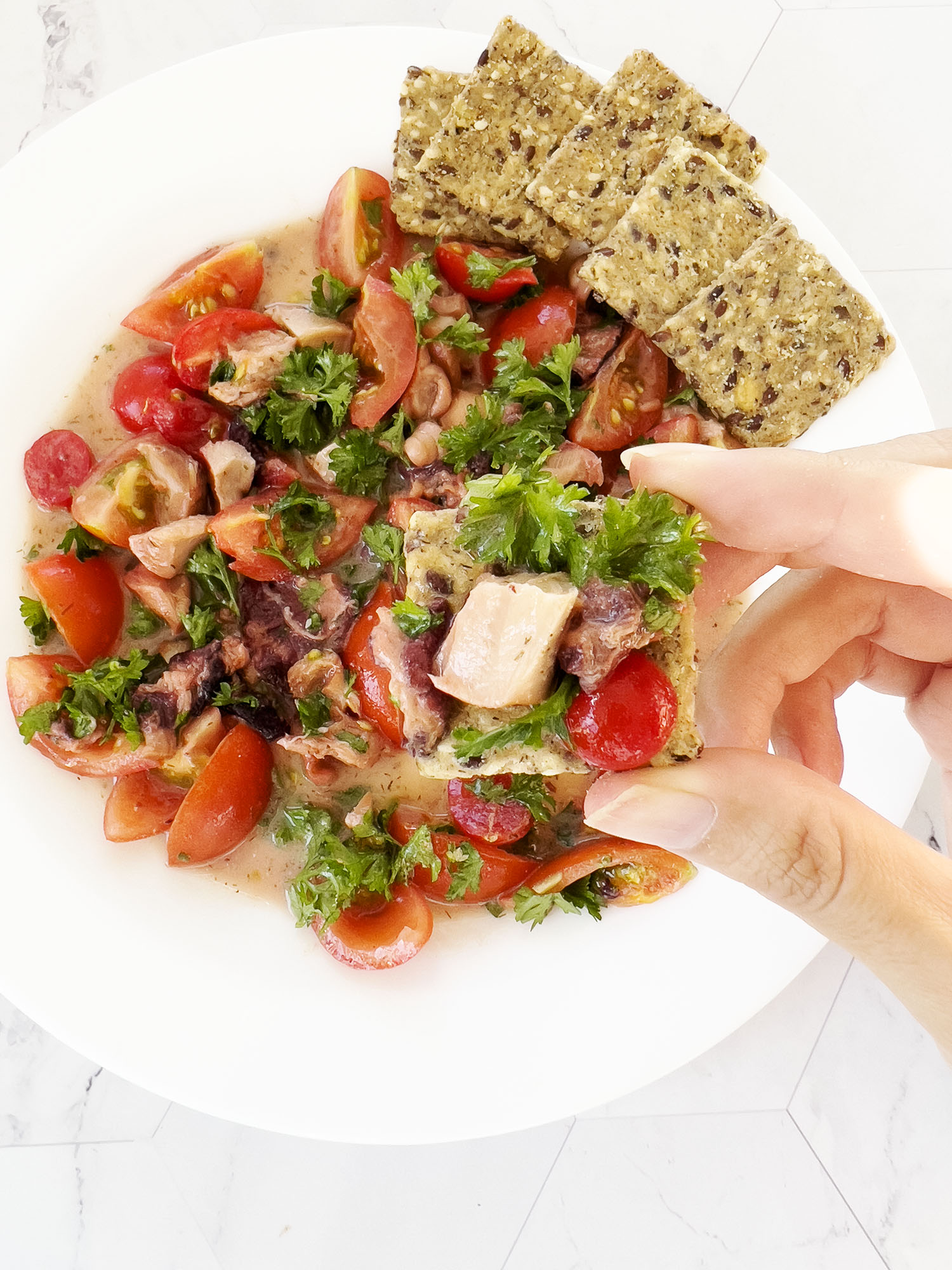 Recipe: Octopus salad with tomatoes and parsley