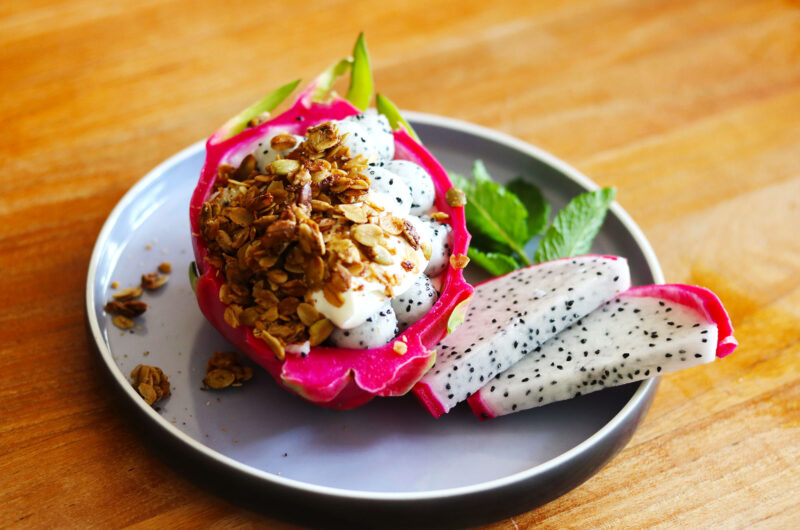 Recipe: Dragon Fruit Breakfast Bowl with Greek yogurt and granola