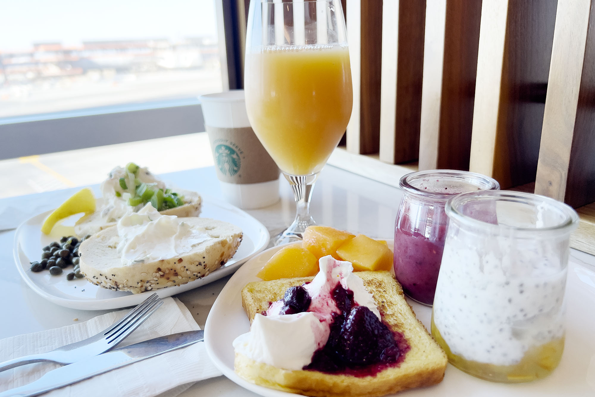 JFK: Breakfast at Delta Sky Club Terminal 4