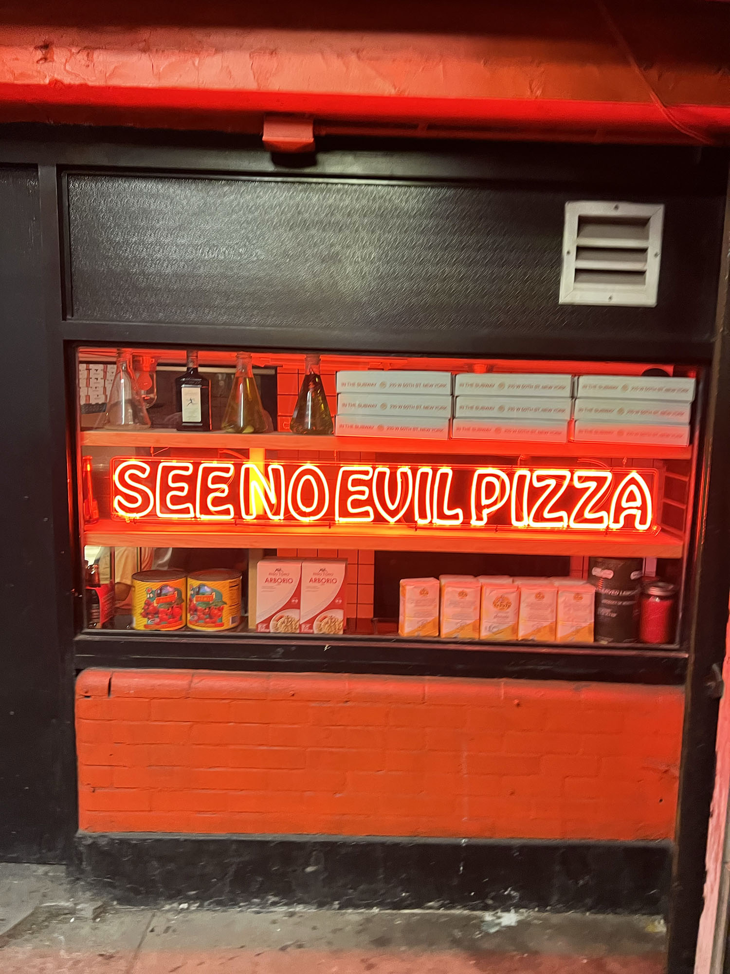 NYC: See No Evil Pizza
