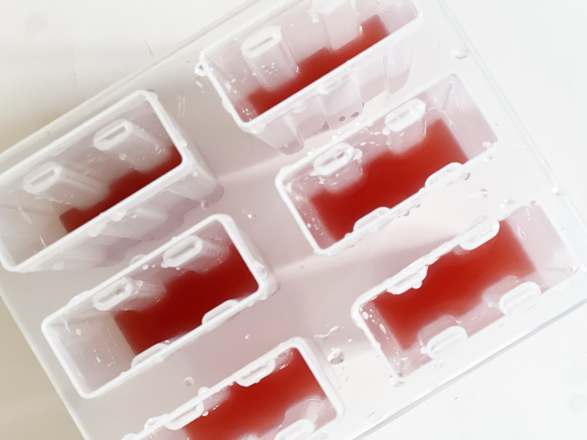 Recipe: Homemade Layered Popsicles - Fresh fruit and no added sugar