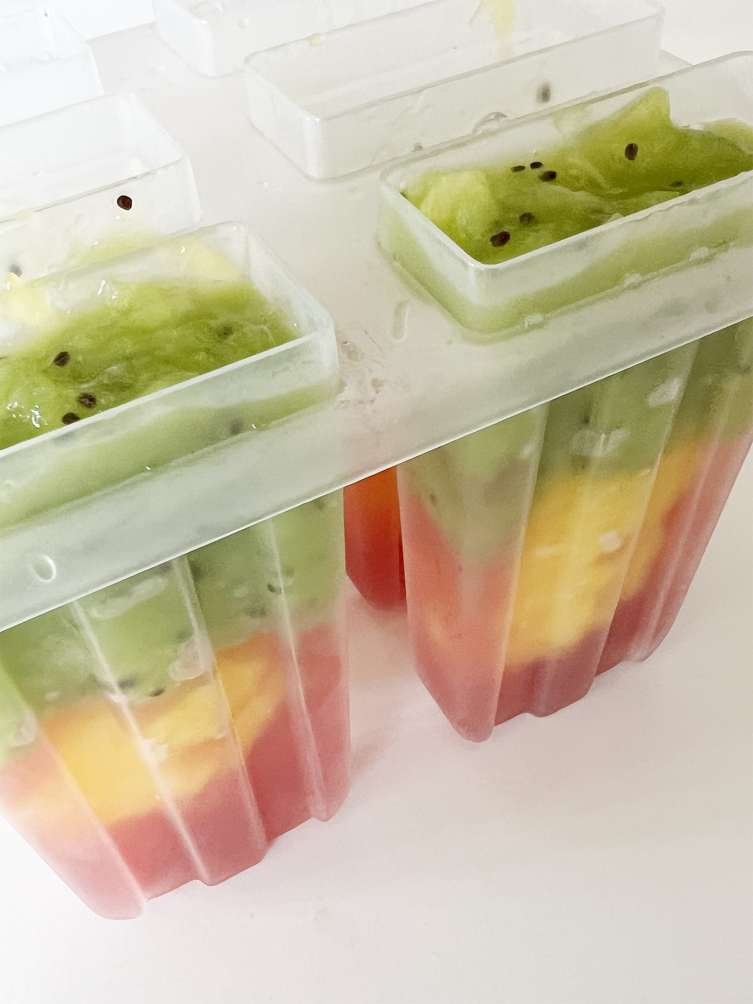 Recipe: Homemade Layered Popsicles - Fresh fruit and no added sugar