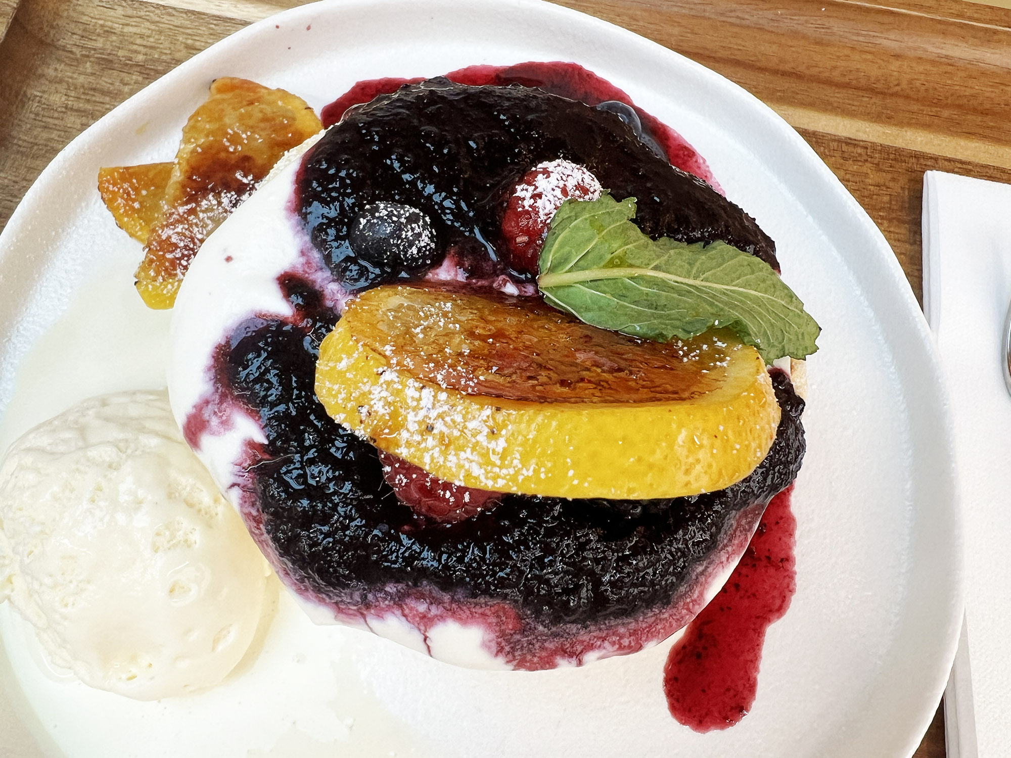 New York City: Soufflé Pancakes at Fluffy Fluffy