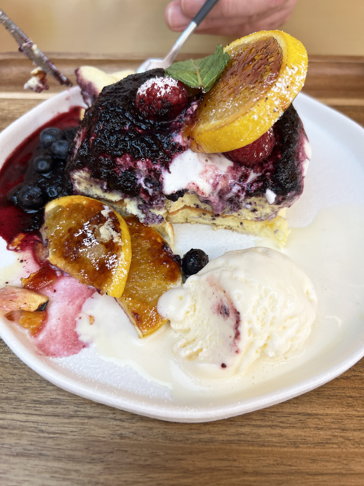 New York City: Soufflé Pancakes at Fluffy Fluffy