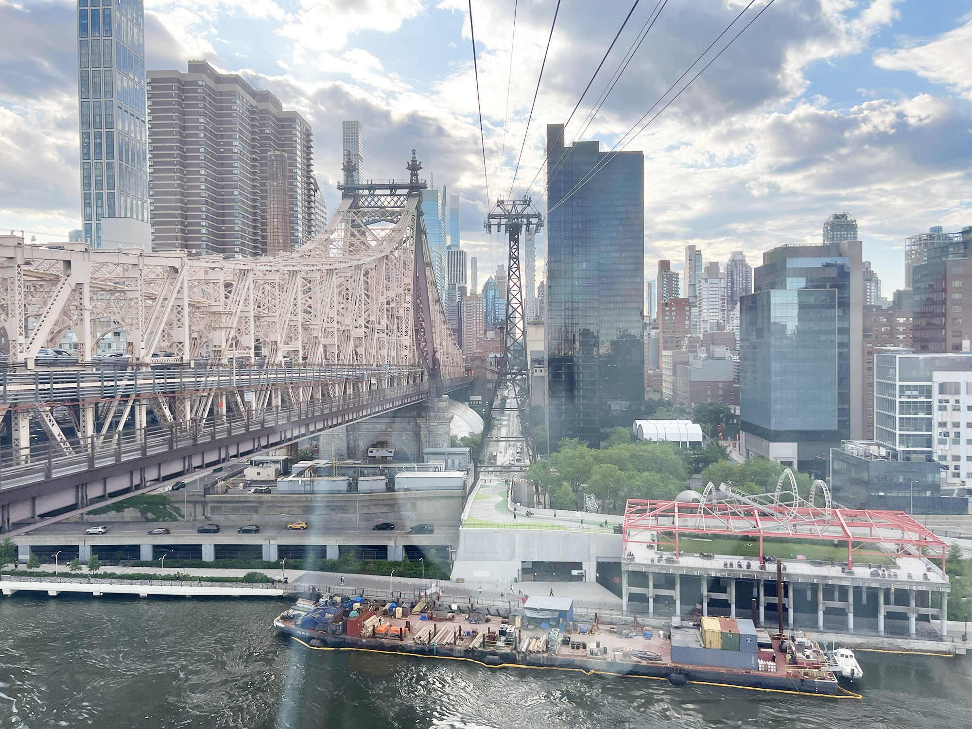 New York City: Roosevelt Island Tram – A Ride with a View