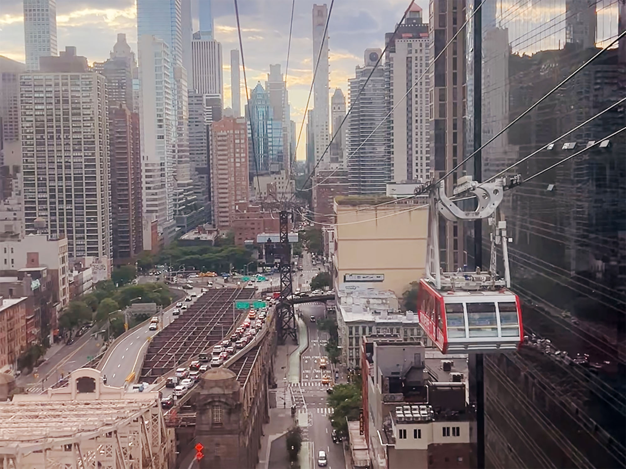 New York City: Roosevelt Island Tram – A Ride with a View