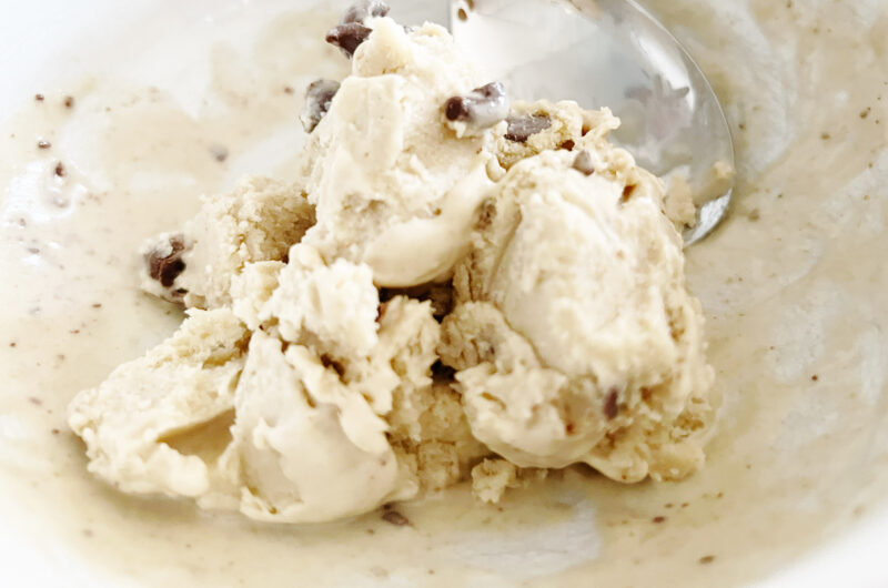Recipe: Banana Ice Cream with Peanut Butter and Chocolate