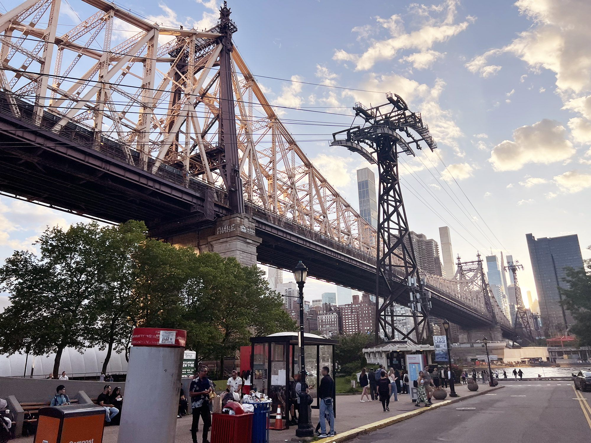 New York City: Roosevelt Island Tram – A Ride with a View