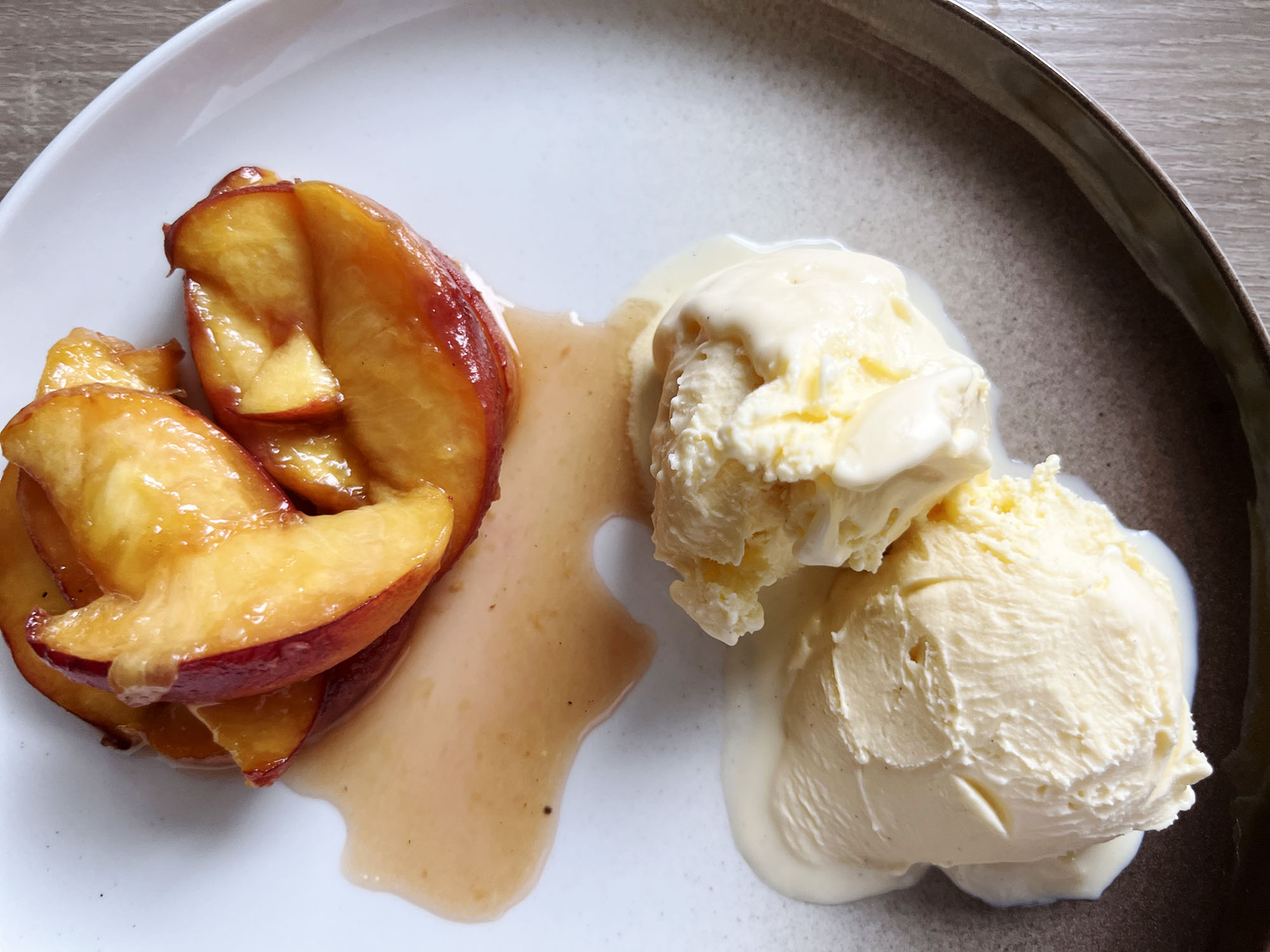 Recipe: Frozen Custard with caramelized peaches