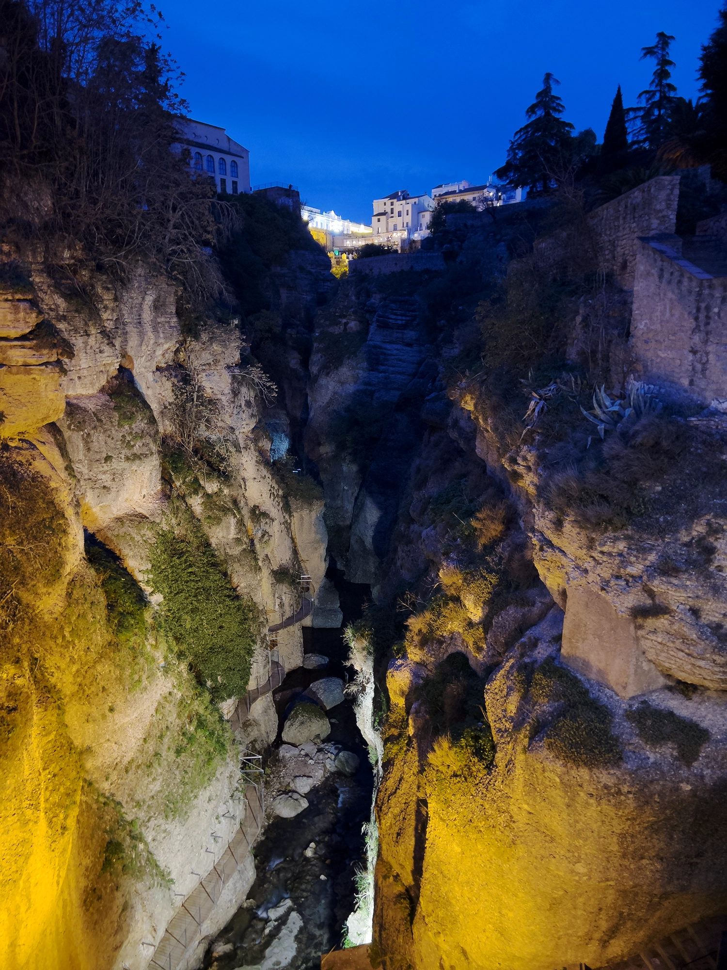 An evening walk in Ronda - Puente Nuevo and Puente Viejo