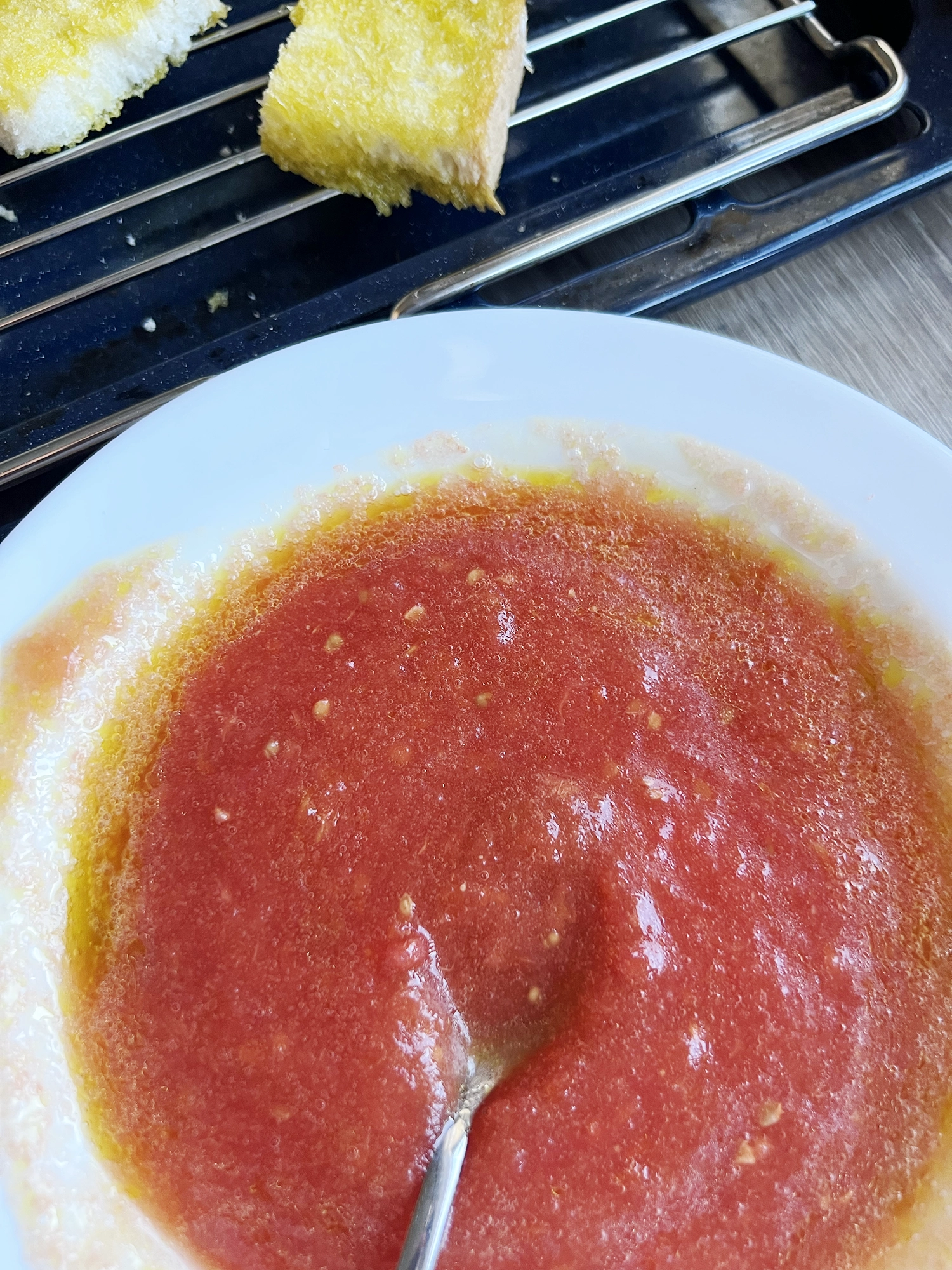 Recipe: Pan con Tomate (Spanish tomato bread)