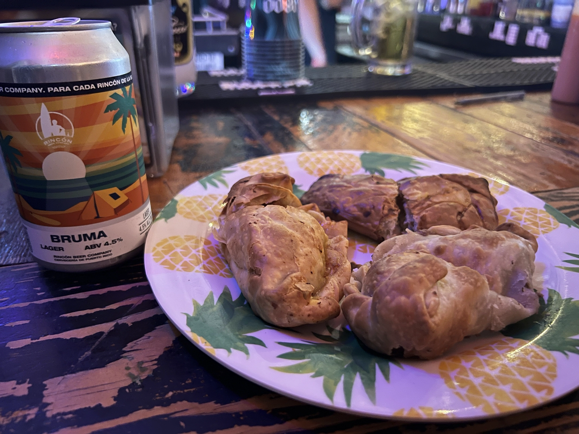 Puerto Rico: Deshistoria: Birra & Empanadas - First meal in San Juan