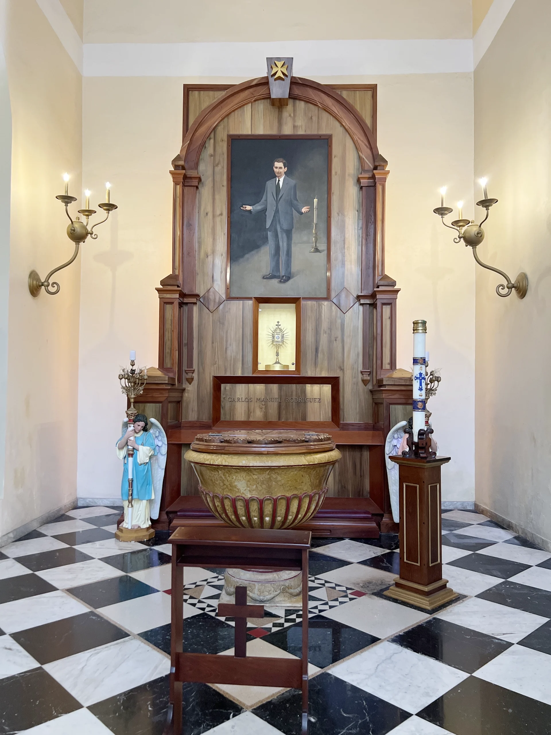 Catedral Basílica Menor de San Juan Bautista - Inside San Juan’s Oldest Cathedral