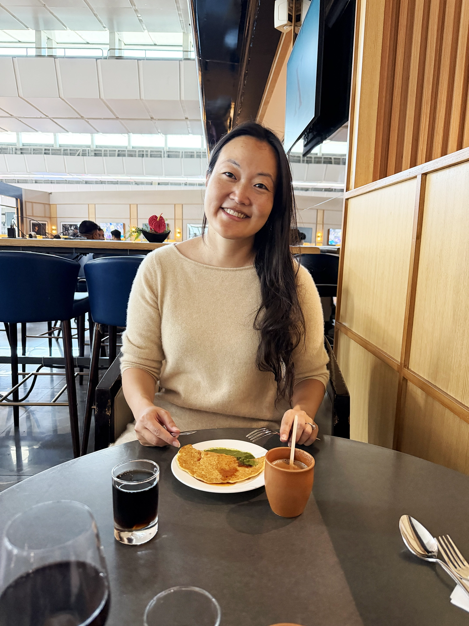 The Encalm Lounge in Delhi Airport: Really good food and Masala Chai