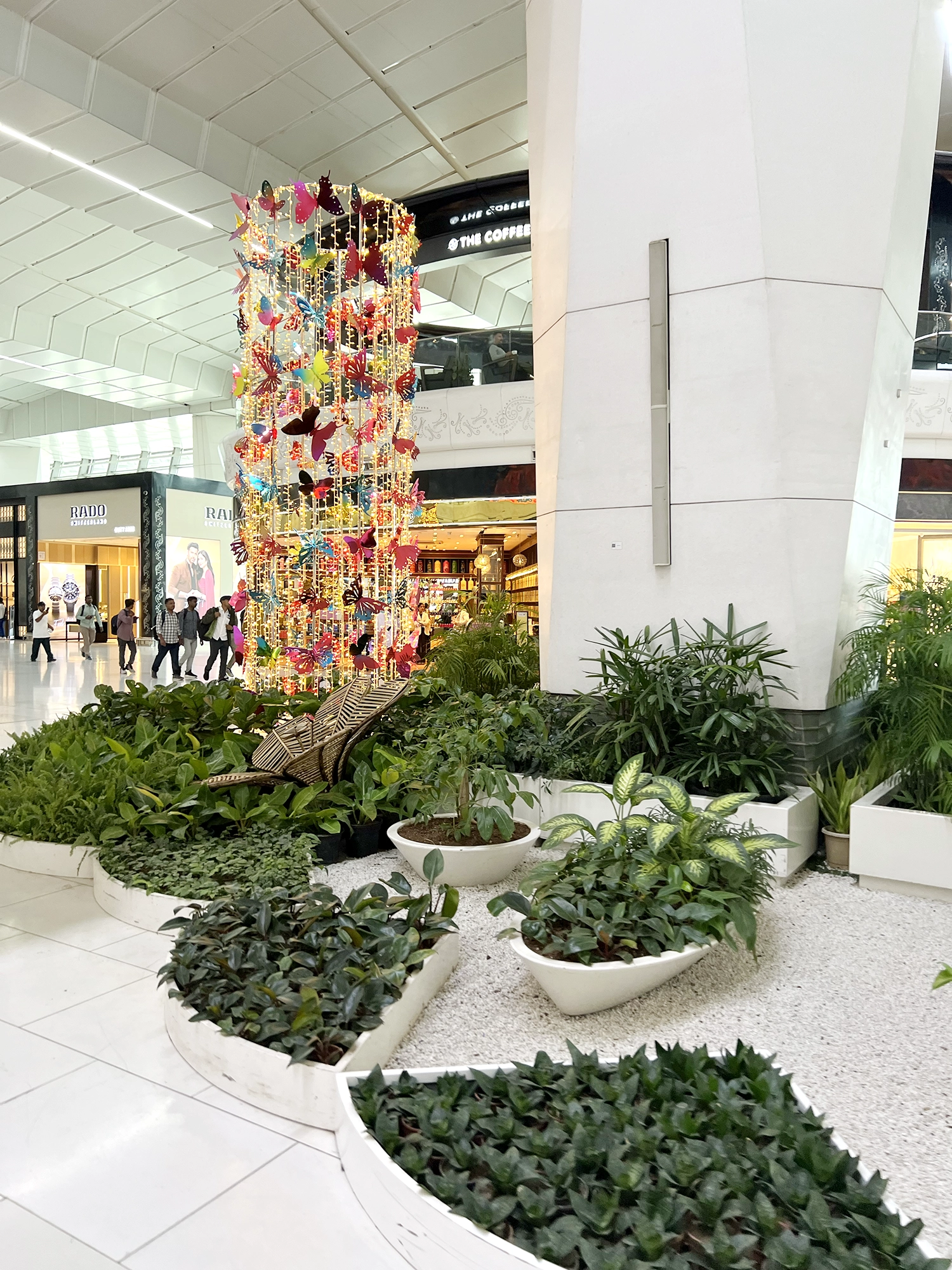 The Encalm Lounge in Delhi Airport: Really good food and Masala Chai