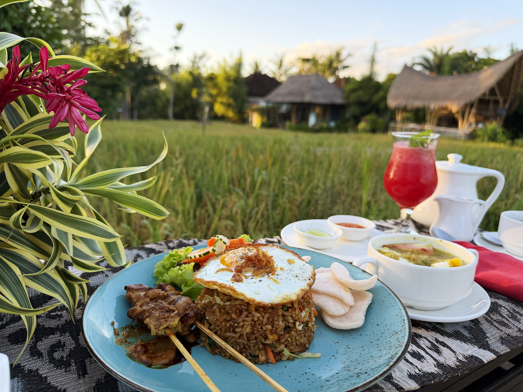 Breakfast in the rice fields, Plataran, Ubud Blog