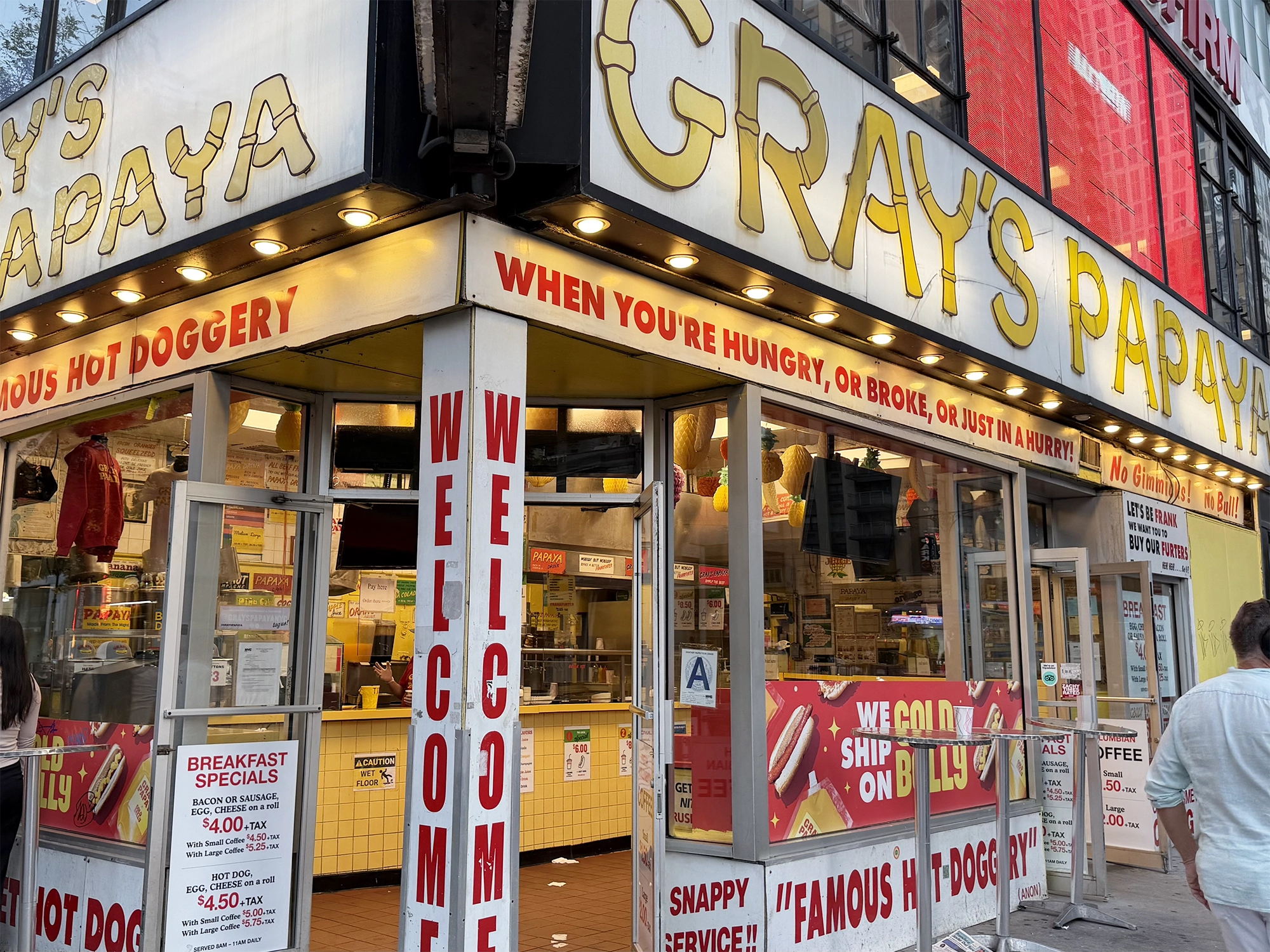 Gray's Papaya: A New York Hot Dog Classic