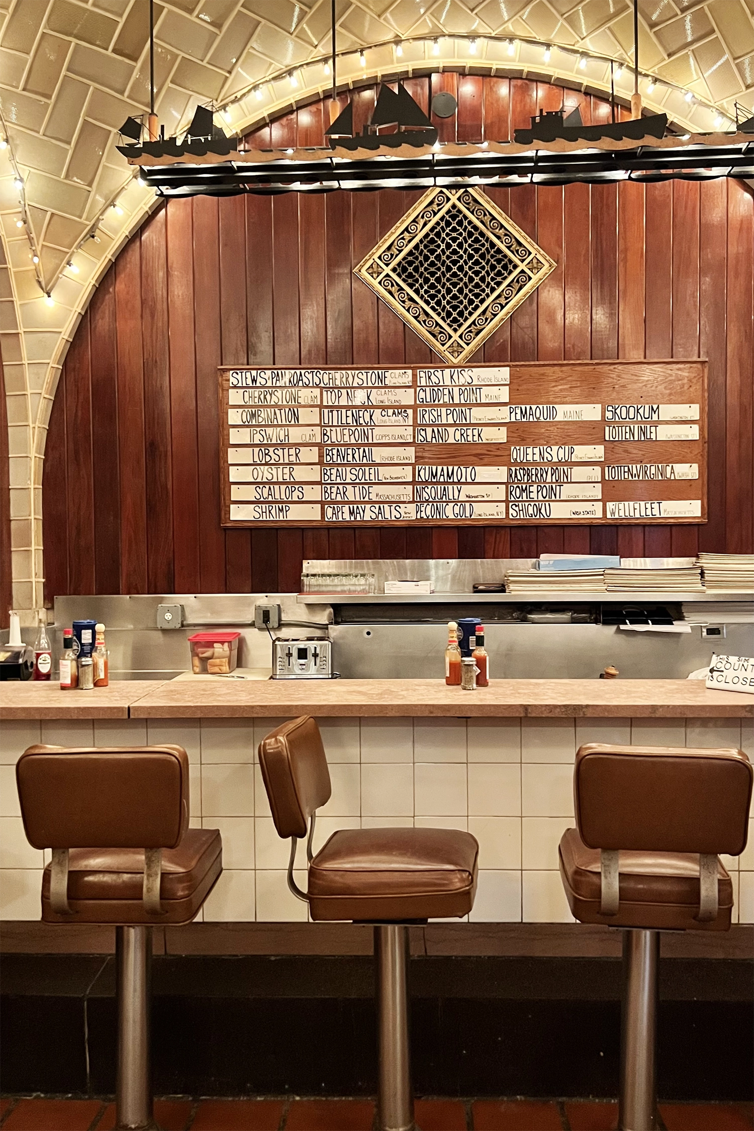 Grand Central Oyster Bar – New York's Legendary Seafood Restaurant