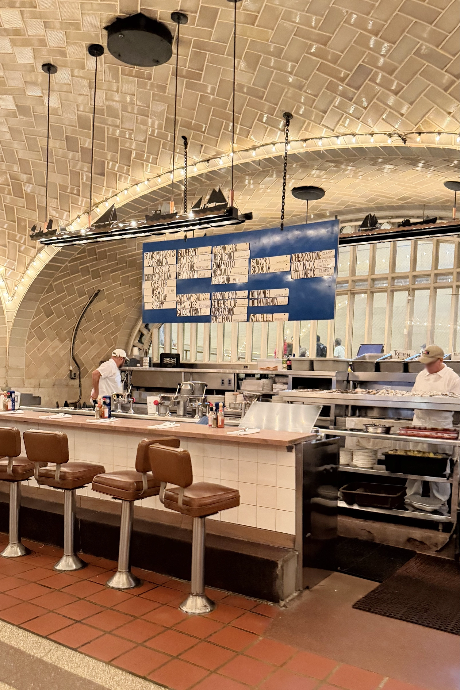 Grand Central Oyster Bar – New York's Legendary Seafood Restaurant