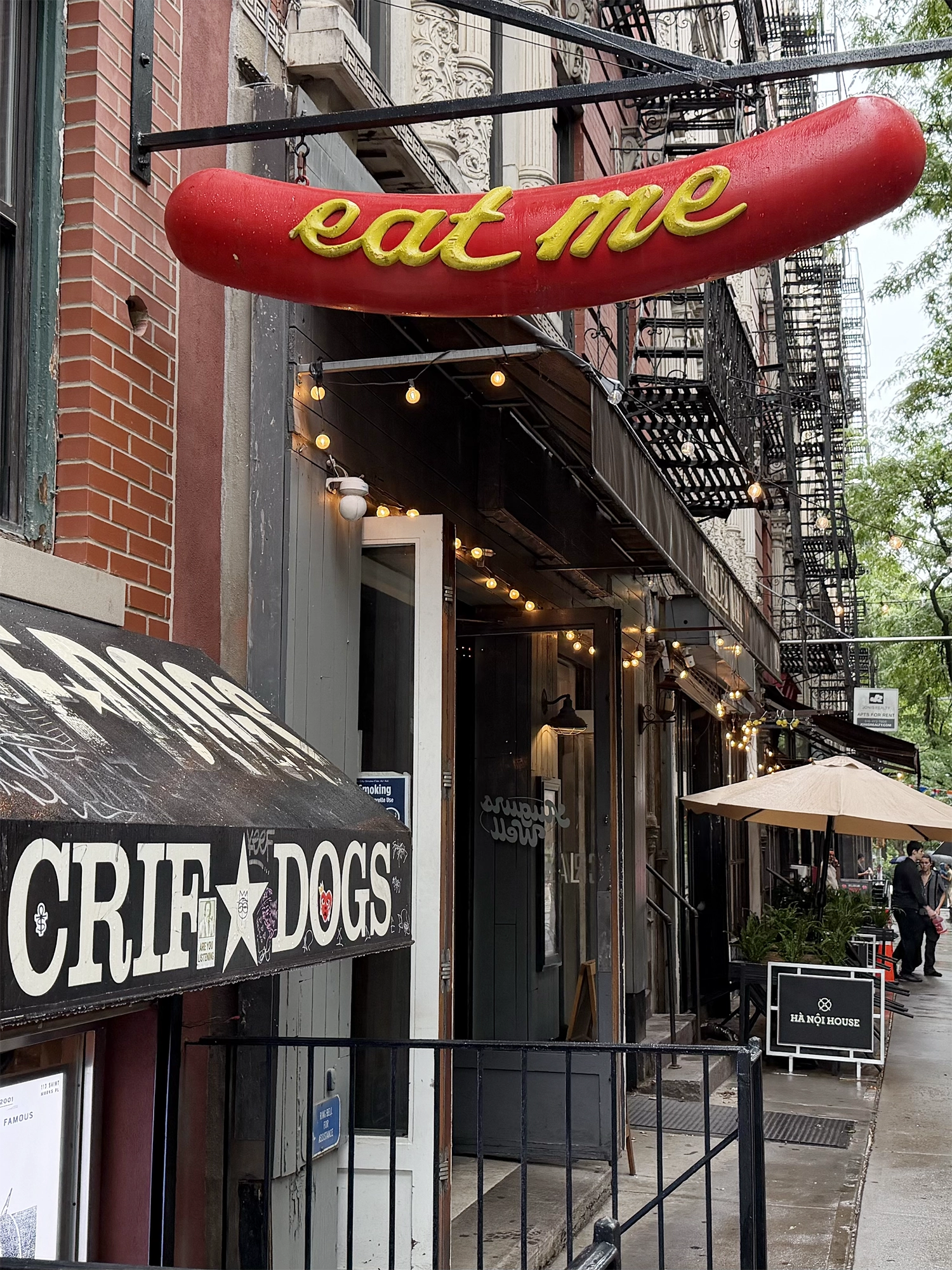 NYC: PDT (Please Don’t Tell) – Speakeasy Cocktails and Hot Dogs