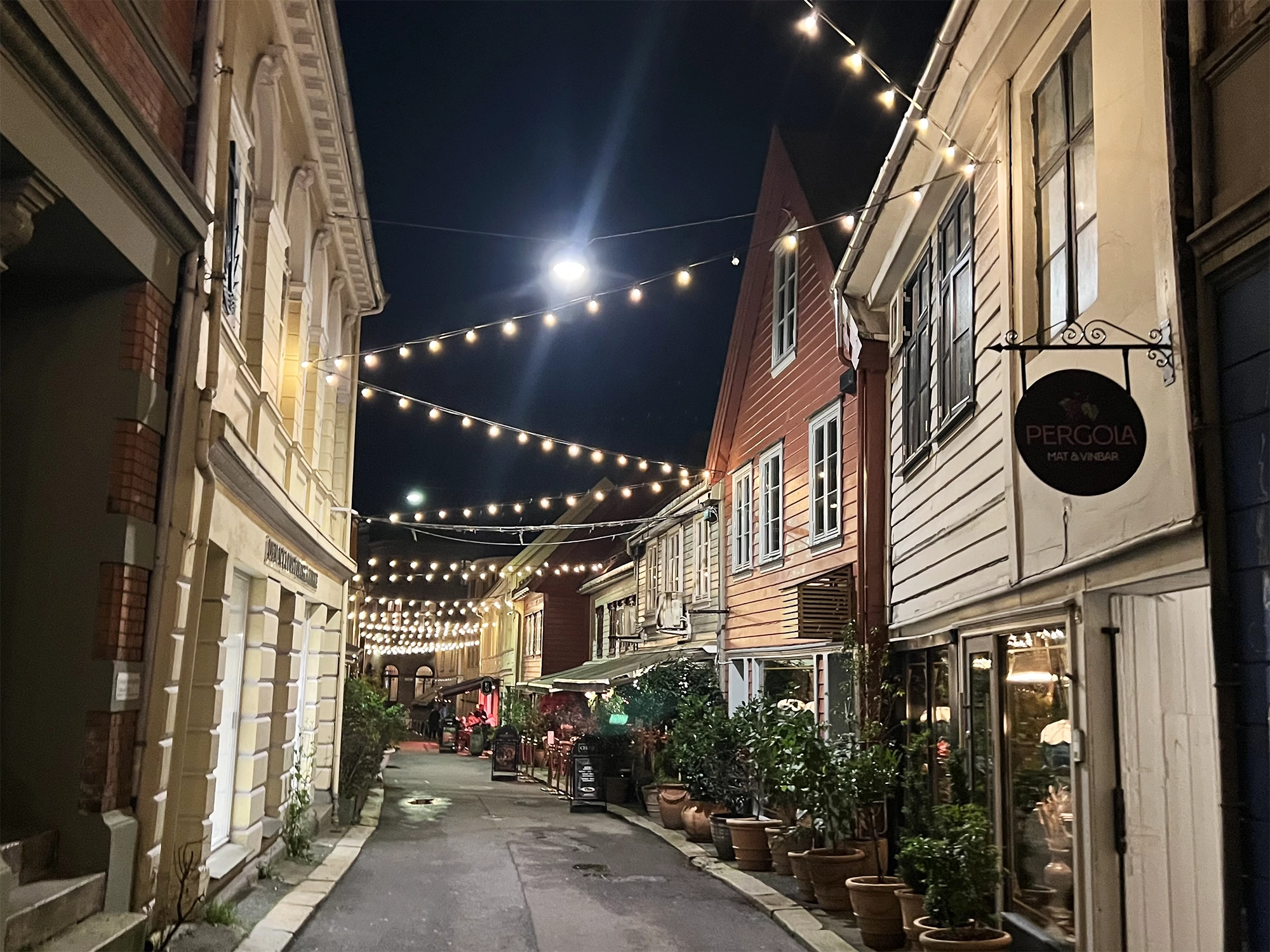 Bergen: Sabi Sushi, Crème Brûlée, and Skostredet Hotel & Spa